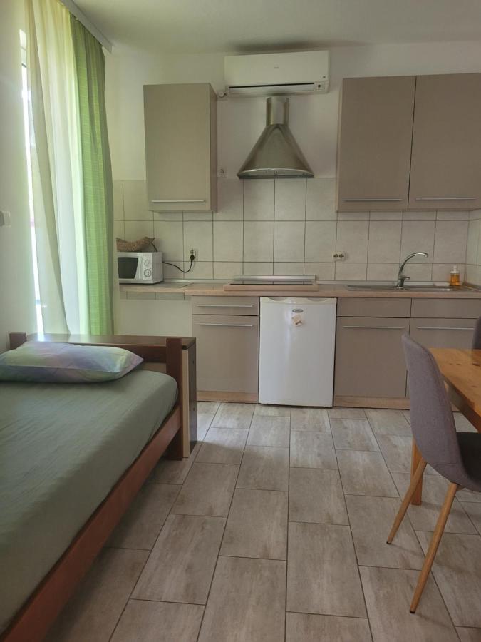 Apartmani Tonci Pag Đảo Pag Ngoại thất bức ảnh
